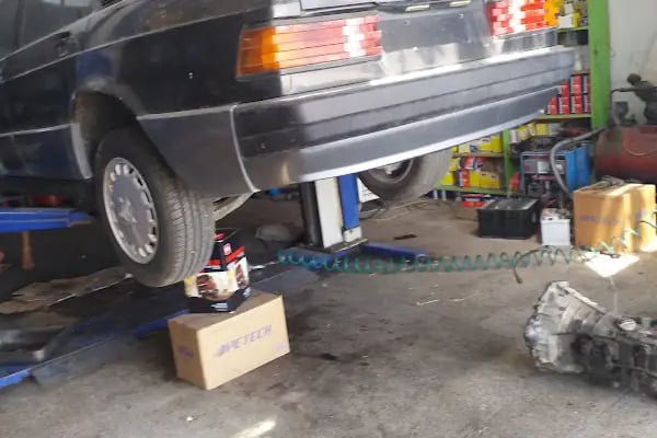 Serkan Oto Tamir bakım Yağ ve mutlu Akü bayi ve servis - Resim 18