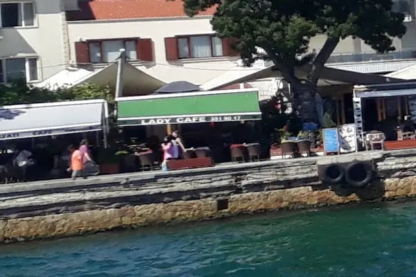 Lady Cafe - Resim 1