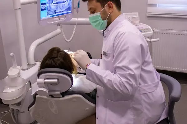 Diş Hekimi Mert Esendir - Diş Hekimi Bahadır Balıoğlu - Resim 2