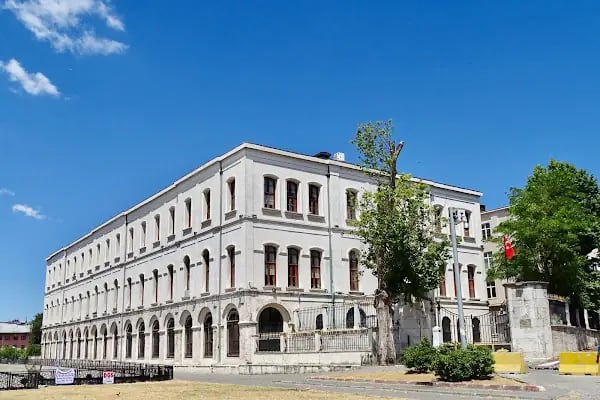 İstanbul Üniversitesi - Resim 13