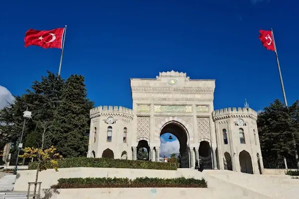 İstanbul Üniversitesi - Resim 2