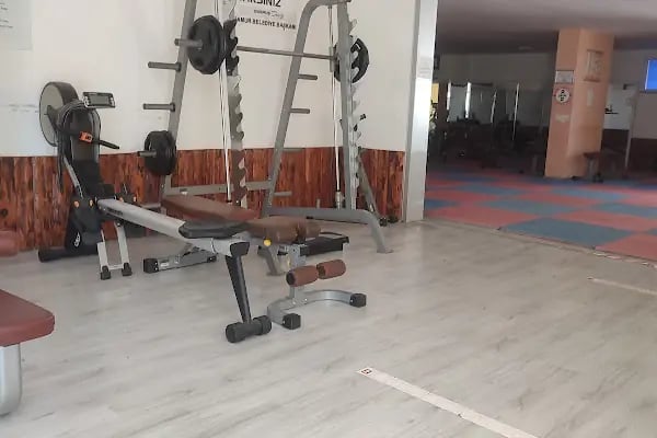 Anamur Belediyesi Spor İşleri Müdürlüğü Fitness Salonu - Resim 14