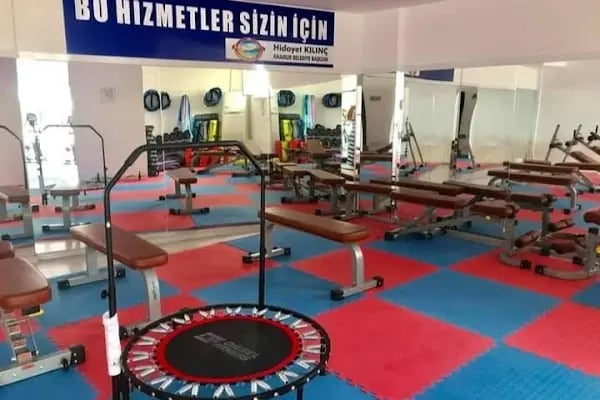 Anamur Belediyesi Spor İşleri Müdürlüğü Fitness Salonu - Resim 9