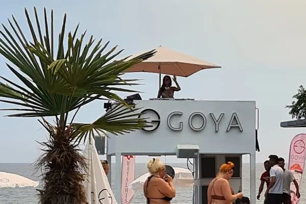 Goya Beach Club - Resim 18