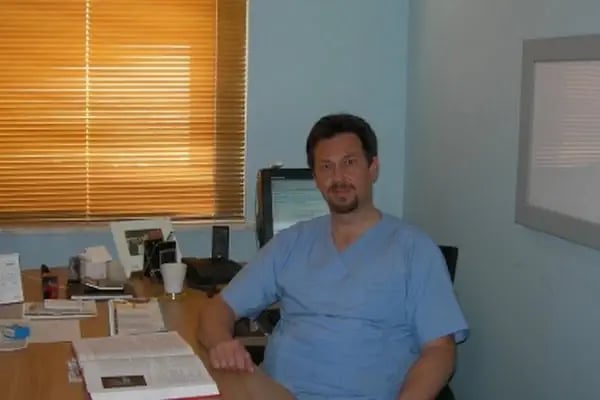 Prof. Dr. Taçkın Özalp, El Cerrahisi - Resim 2