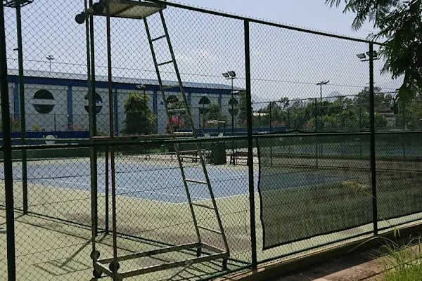Akdeniz Üniversitesi Tenis Kortları - Resim 6