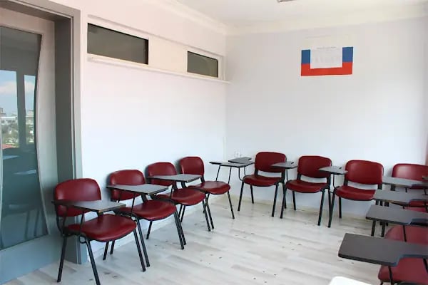 Just English Dil Okulları - İngilizce Kursu Bursa-Heykel - Resim 2