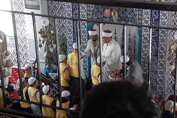 Mustafa Şahin Cami ve Gençlik Merkezi - Resim 4