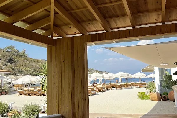 Lucca Beach - Resim 8