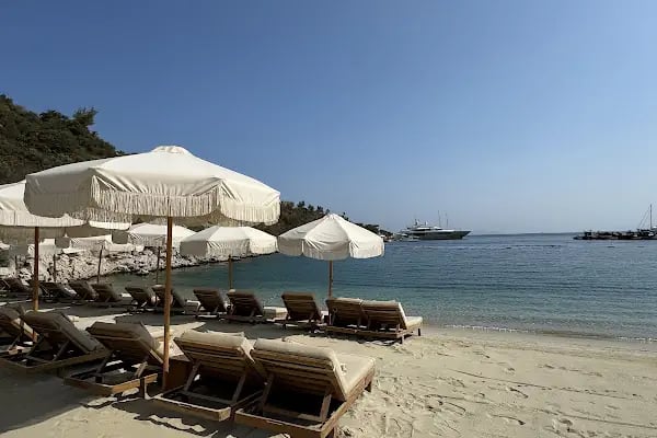 Lucca Beach - Resim 5