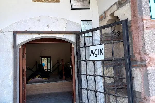Karacabey Türbesi - Resim 4