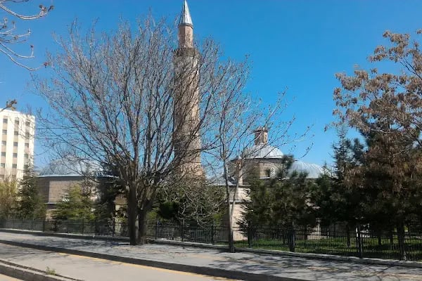 Karacabey Türbesi - Resim 8