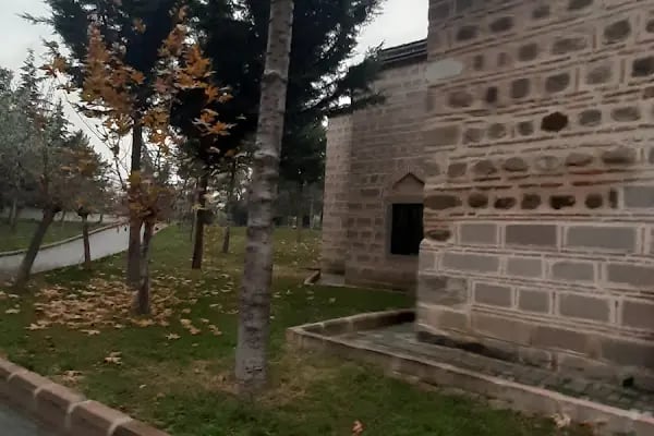 Karacabey Türbesi - Resim 6