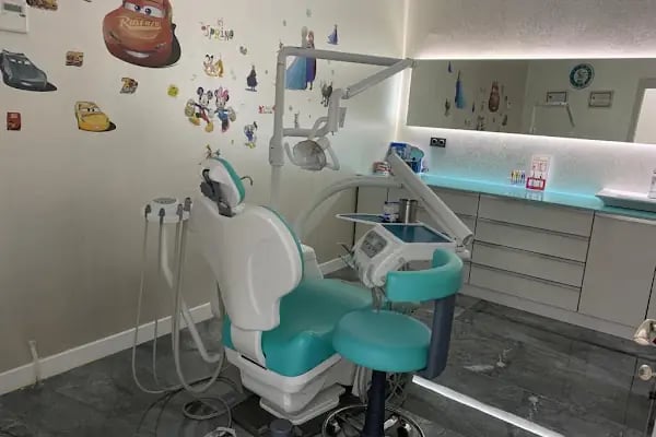 Eryadent Ağız ve Diş Sağlığı Polikliniği - Resim 6