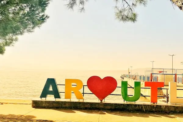 Armutlu Balıkçı Limanı - Resim 3
