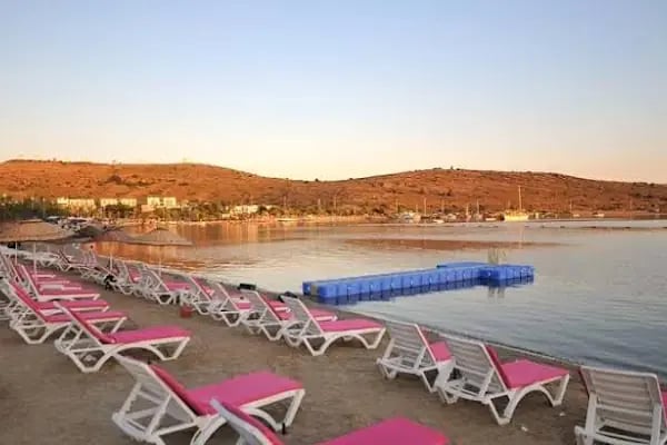 Cesars Beach Club - Resim 11