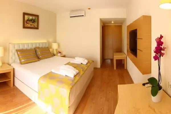 Cesars Beach Club - Resim 12