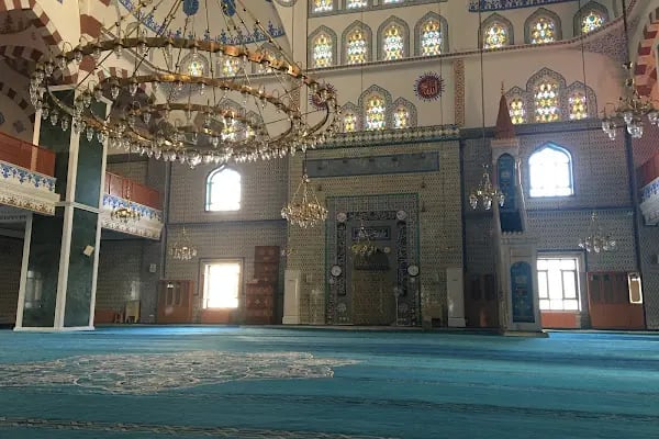Hz. Ebubekir Camii - Resim 2