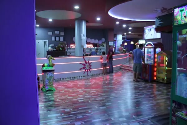 Tenpin Bowling Center - Resim 2