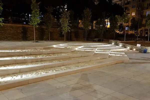 İzmir Büyükşehir Belediyesi M. Yüce Sonkurt Parkı - Resim 15
