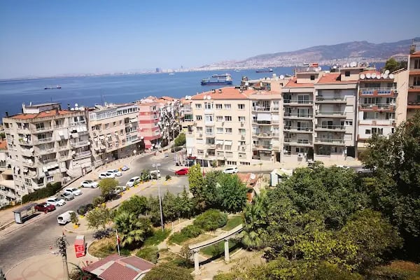 İzmir Büyükşehir Belediyesi M. Yüce Sonkurt Parkı - Resim 18