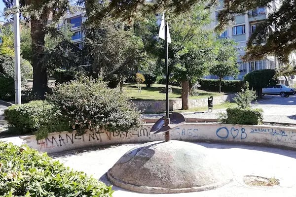 İzmir Büyükşehir Belediyesi M. Yüce Sonkurt Parkı - Resim 3