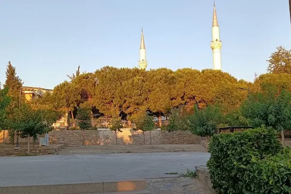 İzmir Büyükşehir Belediyesi M. Yüce Sonkurt Parkı - Resim 14