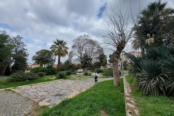İzmir Büyükşehir Belediyesi M. Yüce Sonkurt Parkı - Resim 1