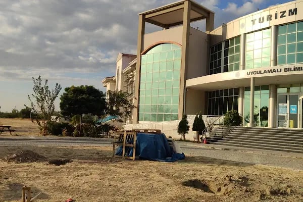 Dokuz Eylül Üniversitesi Turizm Fakültesi - Uygulamalı Bilimler Yüksekokulu - Resim 2