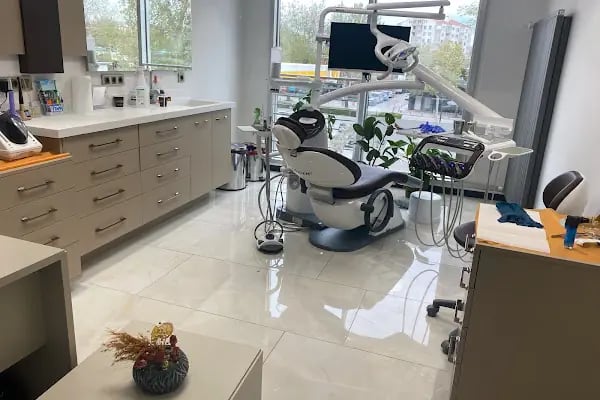 Prof. Dr. Nilgün &amp; Bora ÖZTÜRK - Dental Hayat Ağız ve Diş Sağlığı Polikliniği - Resim 1