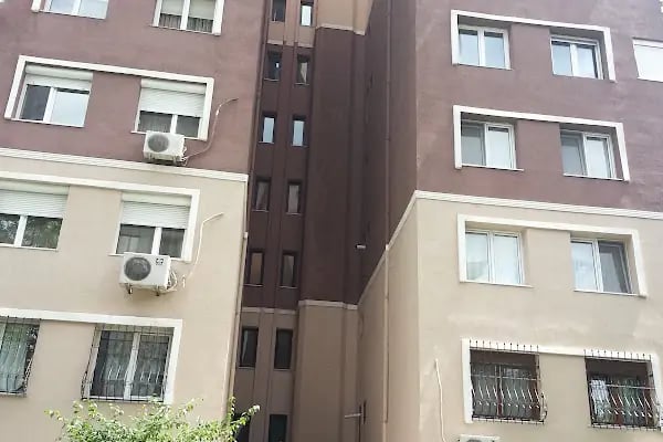 Sarmaşık Sk. Girişi Zübeyde Hanım Parkı - Resim 3