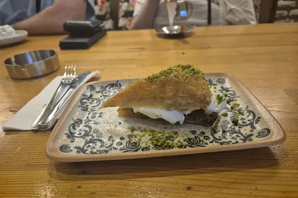 Chez Luna Cafe &amp; Store - Resim 9