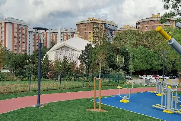 Baraj Yolu Caddesi Parkı - Resim 9