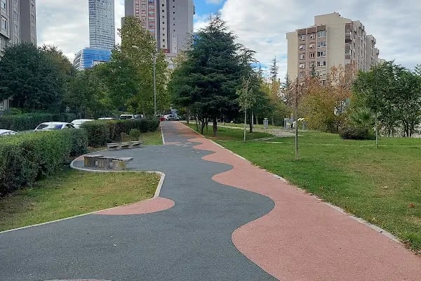 Baraj Yolu Caddesi Parkı - Resim 17