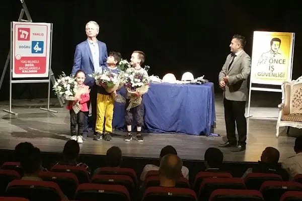 Şükran Güngör - Yildiz Kenter Kültür Merkezi ve.tiyatro Sahnesi - Resim 18