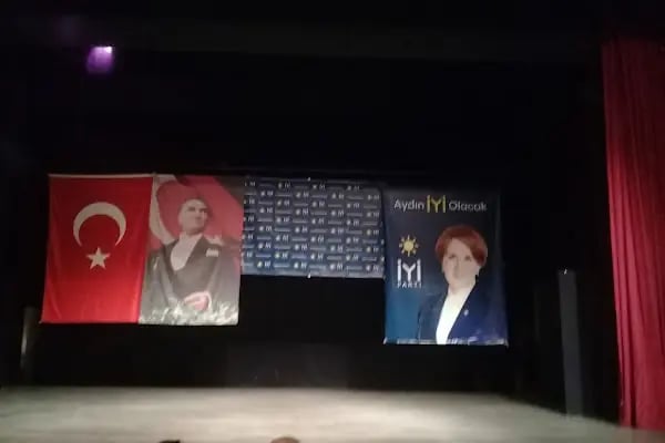 Şükran Güngör - Yildiz Kenter Kültür Merkezi ve.tiyatro Sahnesi - Resim 19