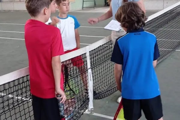 İzmir - Karşıyaka Zübeyde Hanım Tenis Eğitim Merkezi - Resim 20