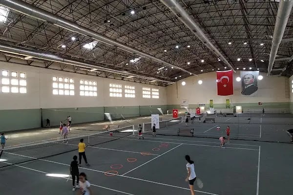 İzmir - Karşıyaka Zübeyde Hanım Tenis Eğitim Merkezi - Resim 3