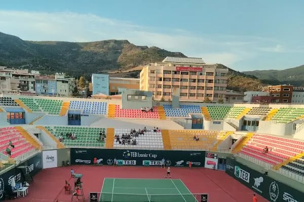İzmir - Karşıyaka Zübeyde Hanım Tenis Eğitim Merkezi - Resim 9