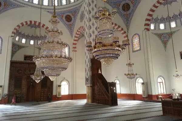 Zeynel Abidin Üçgül Cami - Resim 7