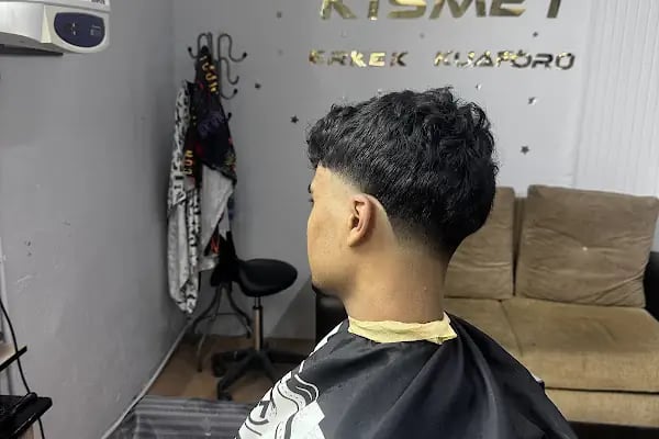 EMEL'S. KUAFÖR SALONU - Resim 2