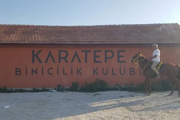 KARATEPE BİNİCİLİK VE TENİS KULÜBÜ - Resim 20