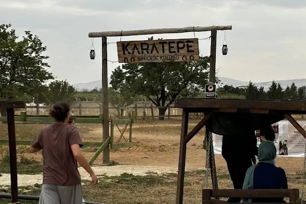 KARATEPE BİNİCİLİK VE TENİS KULÜBÜ - Resim 11