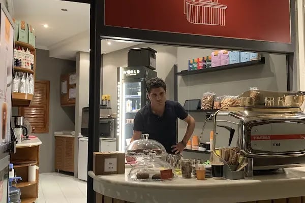 Last Stop Cafe - Resim 18