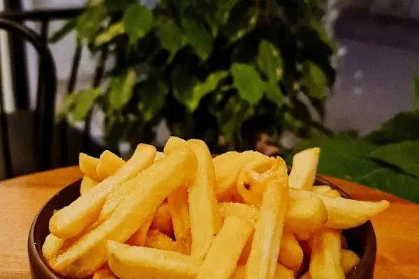 Gurup Cafe &amp; Restaurant - Resim 17
