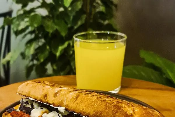 Gurup Cafe &amp; Restaurant - Resim 7
