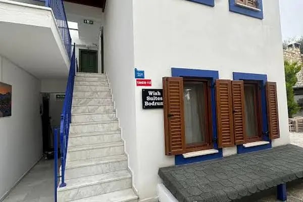 The Professor's Hotel - Resim 4