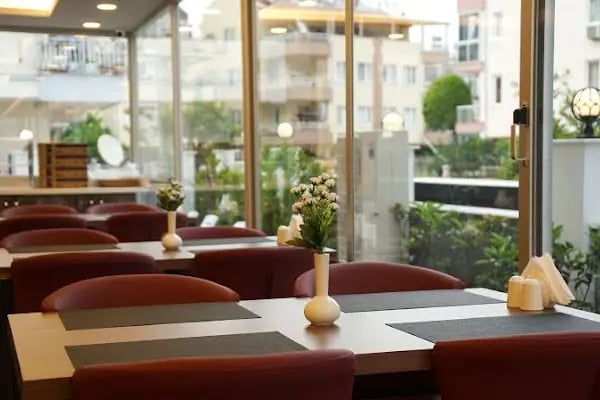 Old House Pub &amp; Butik Hotels &amp; Muratpaşa Pub &amp; Cocktail Bar - Resim 12