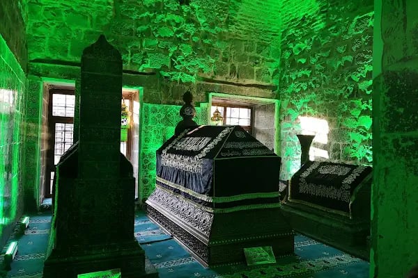 27 Sahabe Türbesi - Resim 2
