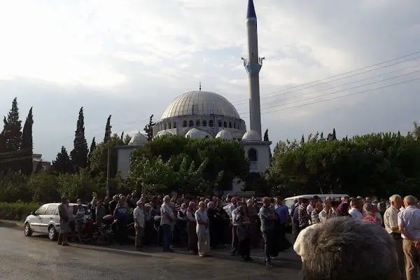 Mezarlıkbaşı Cami - Resim 2
